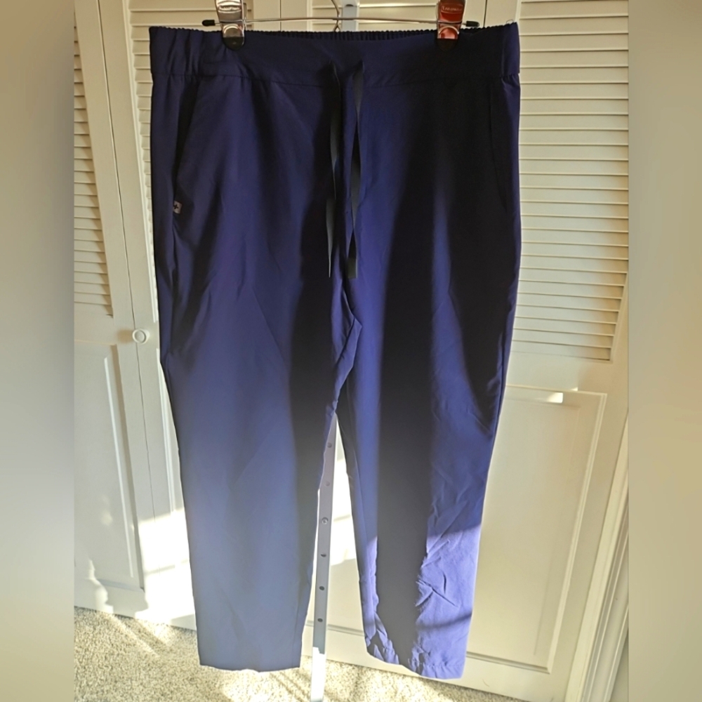 Figs Women's Scrub Pants in Deep Navy Blue
